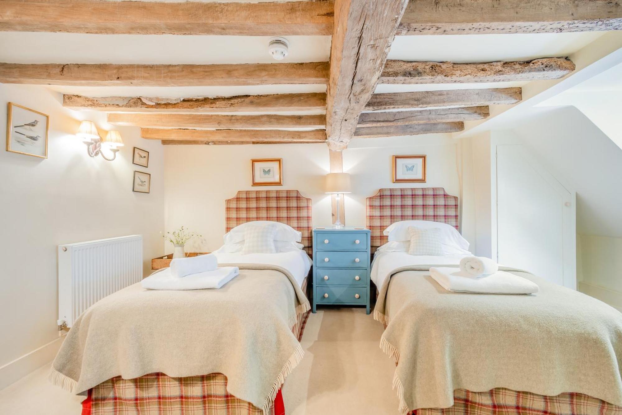 Tiger Inn - Elizabeth Eastdean Rom bilde